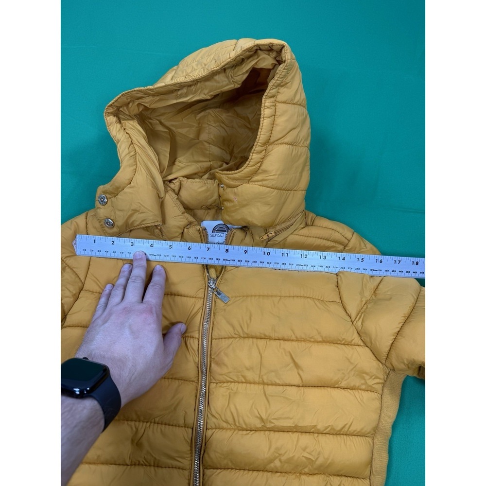 Sunset Lane Womens Small Hooded Puffer Jacket Tan Quilted Stained Coat S - Picture 4 of 8